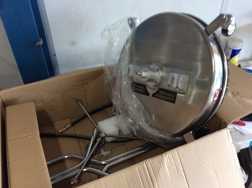 VEVOR 24 inch Flat Surface Cleaner, 4000 PSI Max Working Pressure - Lot 129
