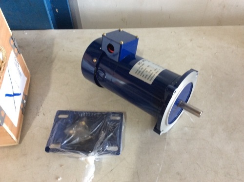 VEVOR 1/2 Hp DC Motor Rated Speed 1750 RPM 90V Electric Motor Permanent Magnet Motor with Brushes  - Lot 139