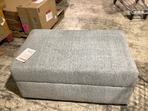 Broyhill storage ottoman slightly dirty  - Lot 348