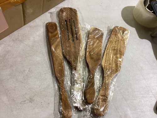Case of wooden utensil sets - Lot 382