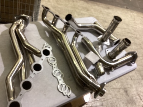 Headers and accessories for unknown vehicle  - Lot 388