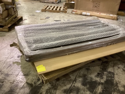 salvage pallet of misc items - Lot 437