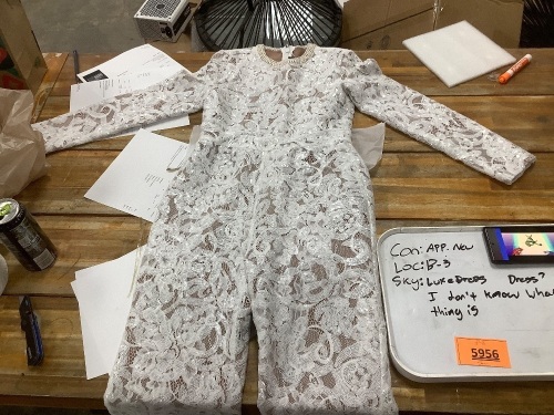 Luxedress  - Lot 5956