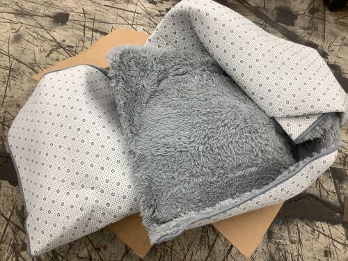 Gray Shag Rug, 9 x 12  - Lot 472