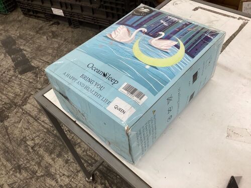 OCEANSLEEP Goose Feathers Down Comforter with Corner Tabs, Queen  - Lot 622