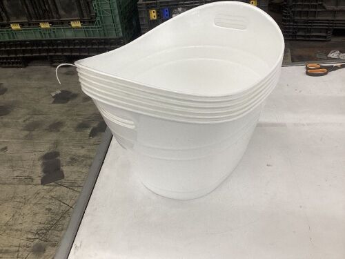 Plastic Oval Ice Tubs, 6 Pack - 1 Broken - Lot 455