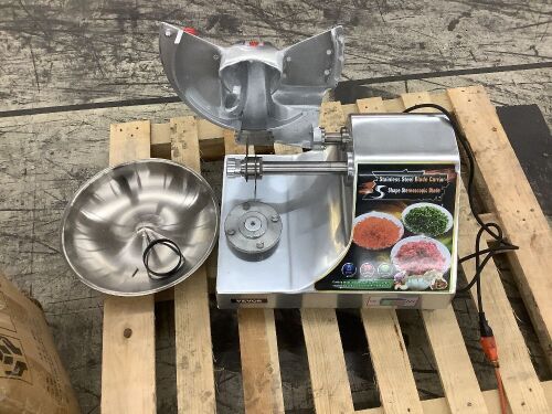 VEVOR Commercial Heavy-duty Food Processor with Stainless Steel Bowl and Sharp Blades - Powers On & Spins, May Need Adjustments - Lot 94