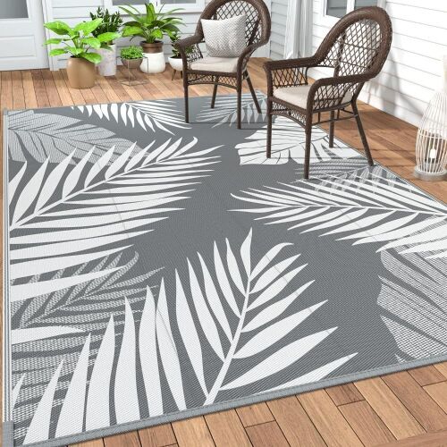 GENIMO Reversible Plastic Straw Outdoor Rug, 9' x 12'  - Lot 117