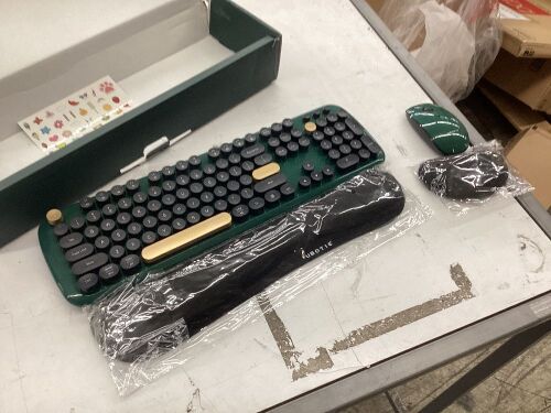 Wireless Keyboard and Mouse Combo  - Lot 374