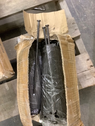 Landscaping stakes 4 packs - Lot 180