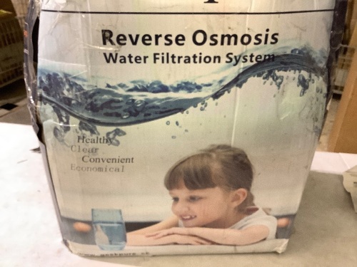 Reverse osmosis water filtration system - Lot 374A