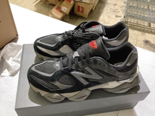 New Balance Size 11  - Lot 78