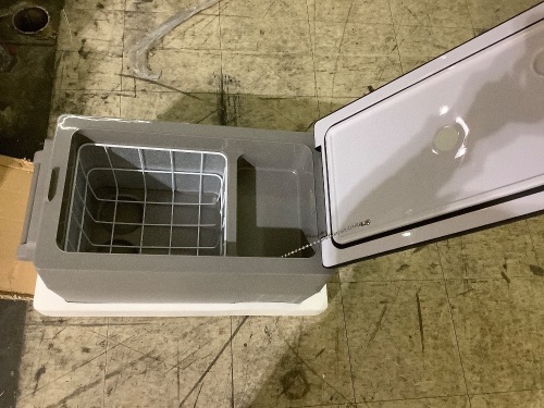 Car fridge freezer - Lot 139