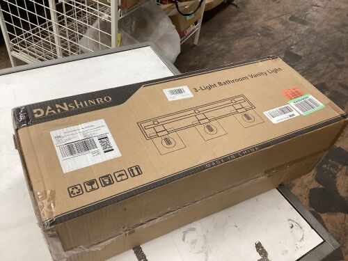 Danshinro 3-Light Bathroom Vanity Light  - Lot 649