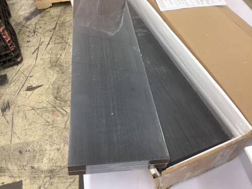 Set of 2 Black Floating Shelves - Lot 521
