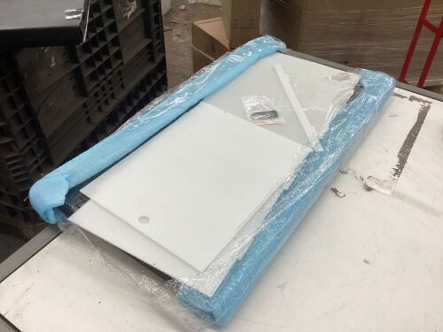 Nifeliz Acrylic Display Box 25.2Lx13WX10.4H in - Lot 460