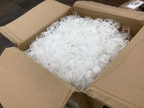 1/8" Tile Leveling System Clips 4000 pcs - Lot 382