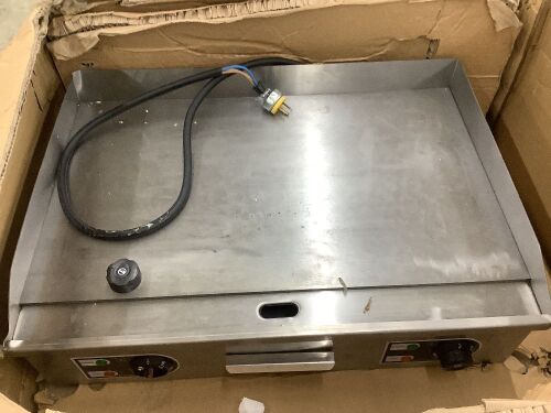 VEVOR 26" Electric Flat Top Grill 3200W  - Lot 301