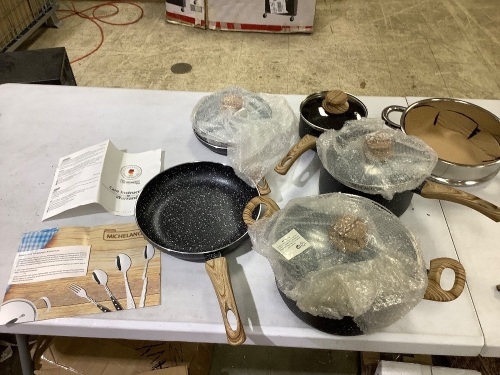 Pots and pans  - Lot 237