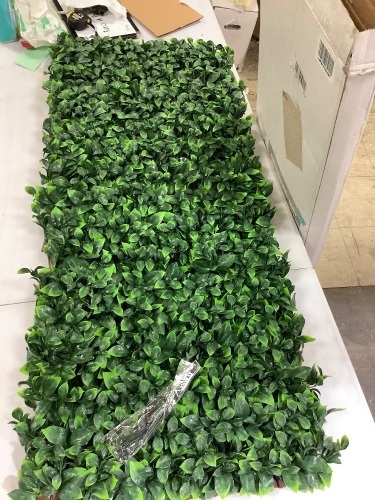 Artificial Ficus Hedge Lattice - Lot 325