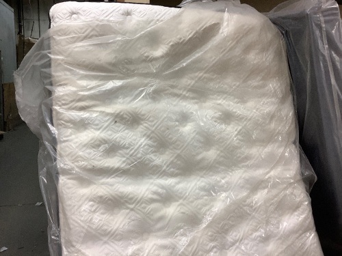 Queen mattress - Lot 17