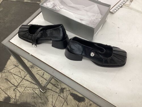 Pleated Mary Jane Shoes - Lot 705