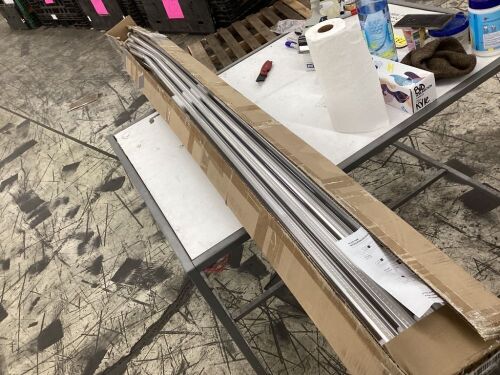 Lot of (8) LED Tube Lights - 4 Damaged - Lot 737