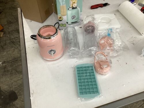 Redmond Personal Blender - Lot 386