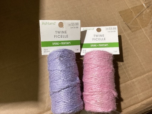 Large lot of twine (more than 50) - Lot 712