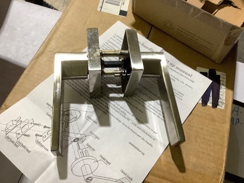 column handle lock lot of 10  - Lot 132
