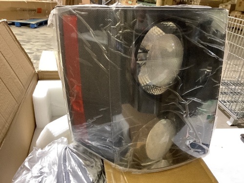 set of headlights for unknown vehicles  - Lot 135