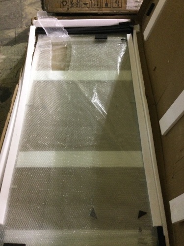 tempered glass - Lot 229