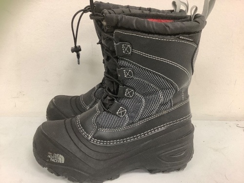 The North Face Kids Boots, Size 2, Appears New - Lot 248G