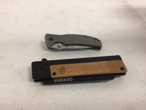 Lot of (2) Folding Knives, E-Commerce Return, Sold as is - Lot 512