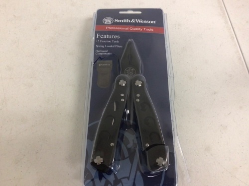 Smith and Wesson Pliers, Appears New/Damaged Package, Sold as is - Lot 558