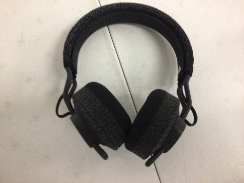 Adidas Sport Headphones, Appears New, Sold as is - Lot 564