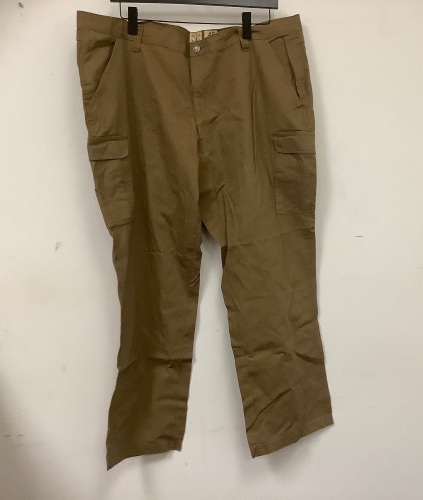 Red Head Mens Cargo Pants, 46/32, Appears New - Lot 705G