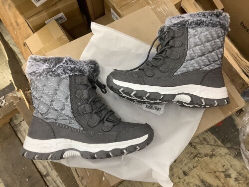 Hobibear Kids Snow Boots, Size 40 - Lot 744