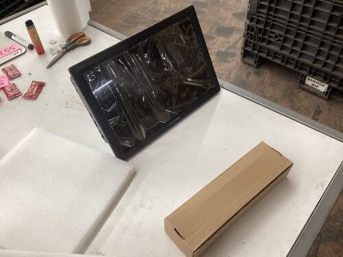 Portable Digital TV - Lot 557