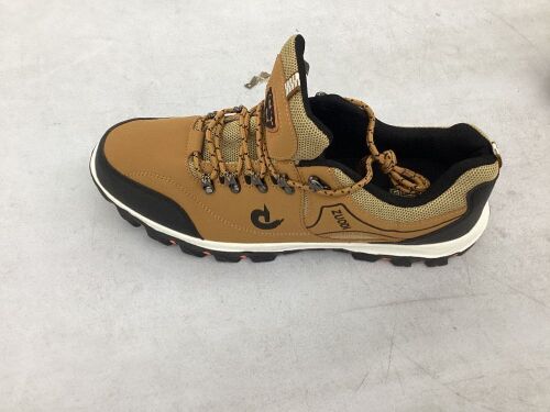 Hiking Shoes, Size 47 - Lot 484