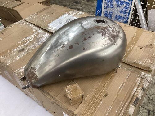 Motorcycle Gas Tank - 1 Bracket Bent  - Lot 492