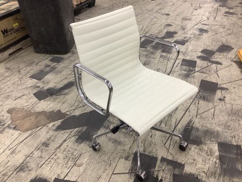 Mid-Back Office Chair with Lumbar Support  - Lot 278