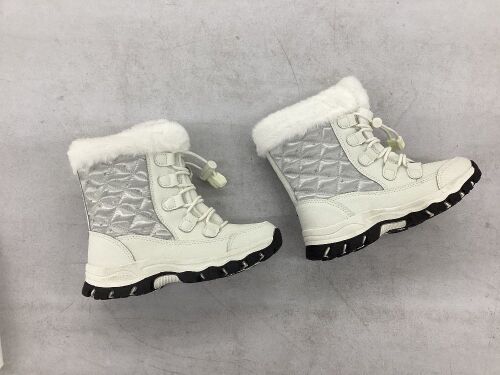 Kids Snow Boots, Unknown Size  - Lot 487