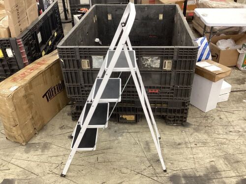 HBTower 5 Step Ladder  - Lot 419