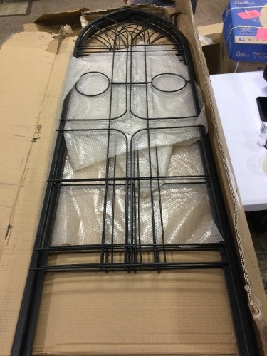 decorative fence  - Lot 271