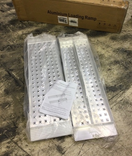 aluminum loading ramps  - Lot 436