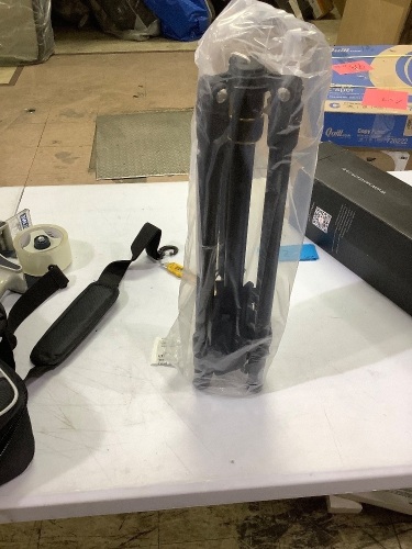 tripod  - Lot 72