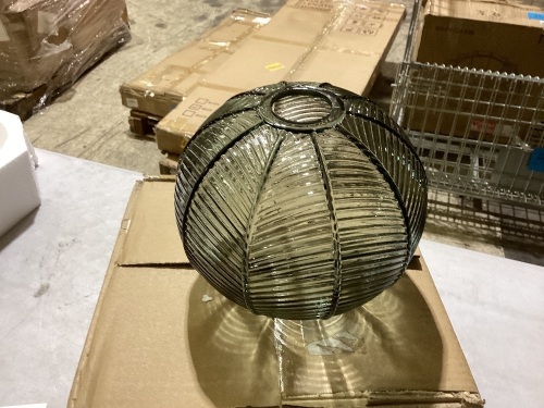ceiling light  - Lot 259