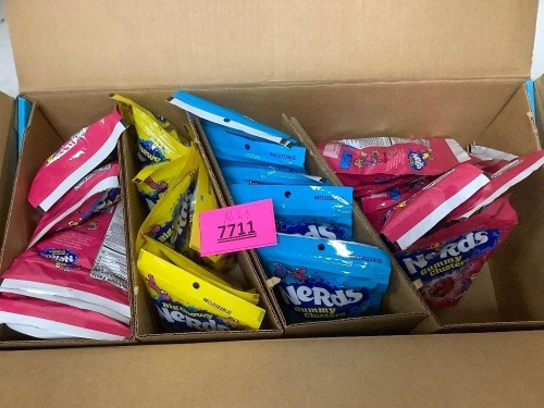 box of nerds gummy clusters - Lot 7711