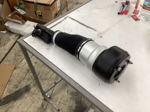 Mercedes Air Suspension Strut - Lot 567